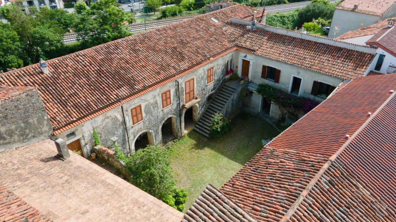 Maison De Curtis Acomodação com café da manhã Policastro Bussentino Exterior foto